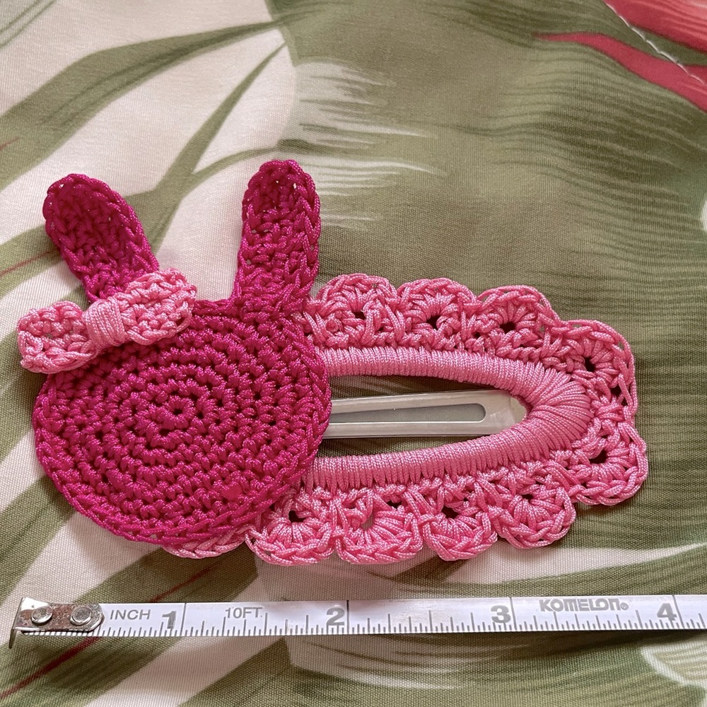 ❌SOLD❌CROCHETED BUNNY SNAP CLIP: PINK/ MAGENTA